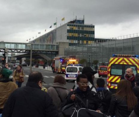 Aeroporul Orly din Paris a fost evacuat după un incident soldat cu împuşcarea unei persoane