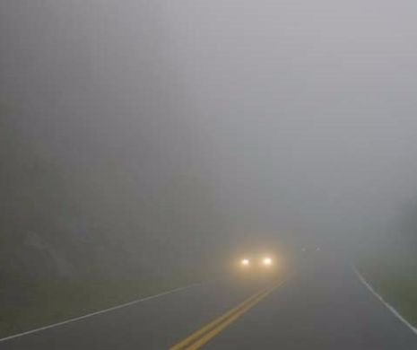 Atenție șoferi! Şase judeţe sub Cod Galben de ceaţă marți dimineață