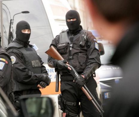 Eroare la MEGA-RAZIA poliţiei din Buzău. O bătrânică era să facă infarct