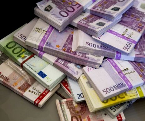 Euro, un nou MAXIM ISTORIC. Prăbușirea continuă