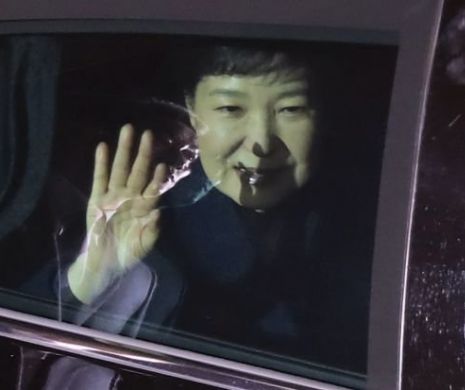 Președinta sud-coreeană, căzută în dizgrație, demisă și anchetată pentru corupție