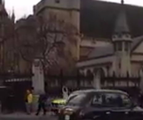 ȘOCANT! Momentul când poliţia TRAGE asupra teroristului din LONDRA a fost surprins în imagini - VIDEO