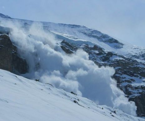 Tragedie în Franța! Un grup de schiori, SPULBERAȚI de o avalanșă. Operațiunea de salvare se desfășoară cu greutate