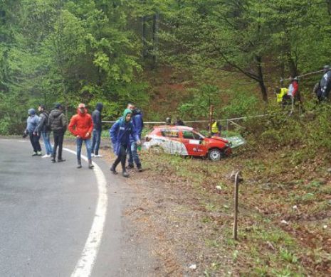 Accident grav la Campionatul Național de Viteză pe Traseu Montan, care se desfășoară pe DN1E, între Râșnov și Poiana Brașov.