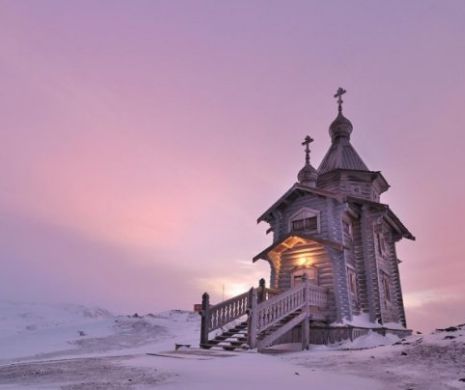 Aceasta este cea mai sudică biserică ortodoxă din lume. Rușii au transportat-o cu vaporul până la Polul Sud