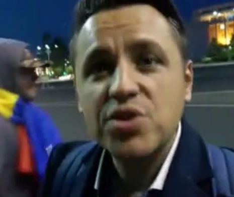 Conflicte între jandarmi și protestatari în Piața Victoriei - LIVE VIDEO