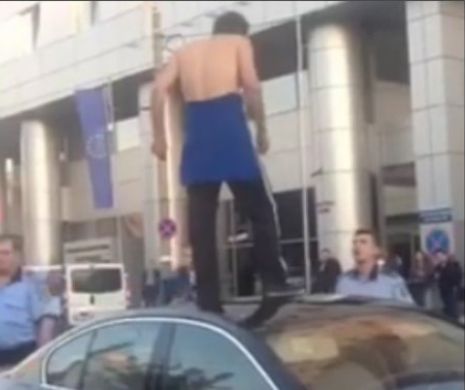 Poliţişti umiliţi sub ochii lui Bobiță. Va fi evenimentul lunii în Bucureşti. Scene incredibile în centrul Capitalei - Video