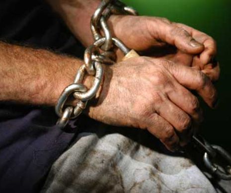 Sclavii de la Berevoiești, păziți de jandarmi în timpul procesului