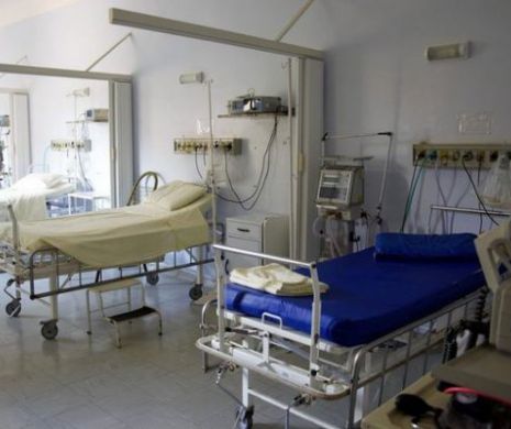 Situație ȘOCANTĂ la Galați. O bătrână GRAV bolnavă a fost LEGATĂ de pat în spital