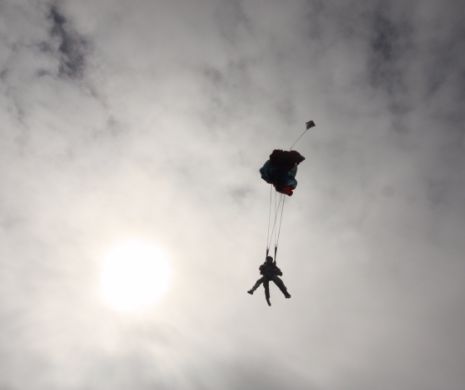 Tânăra care a căzut de la 1000 de metri fără parașută a primit despăgubiri URIAȘE