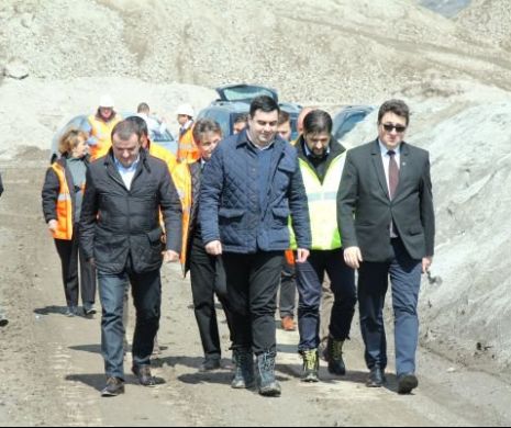 „Tunelurile pentru urşi” se construiesc, totuşi, pe autostrada Lugoj - Deva