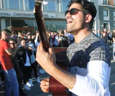 Un cântăreț român face ravagii în Italia! Melodia pe care o cântă pe străzi a ajuns virală - VIDEO
