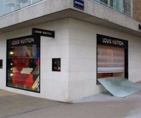 Un român a JEFUIT un magazin Louis Vuitton din Belgia. Bărbatul a fost ARESTAT