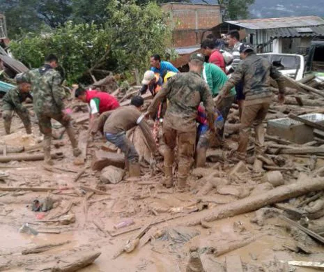 Un român este dat DISPĂRUT în urma alunecărilor de teren din Columbia