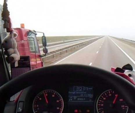 CÂT DE APROAPE A FOST MOARTEA de un şofer de TIR. Imagini din categoria SUPER VIRAL – Video