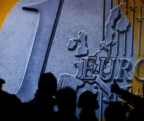 Comisia Europeană susţine aderarea la euro. România ar putea să-şi schimbe moneda mai repede decât dorea