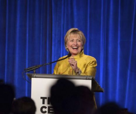 Hillary Clinton lansează grupul de rezistență „Onward Together”