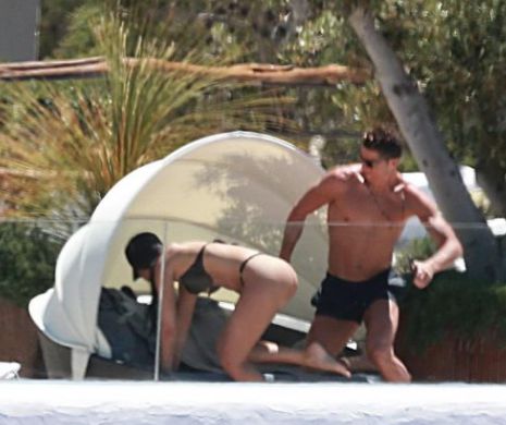 Ibiza a luat foc. Scene ireale cu Ronaldo şi mirifica Georgina în niște bikini aproape invizibili - GALERIE FOTO