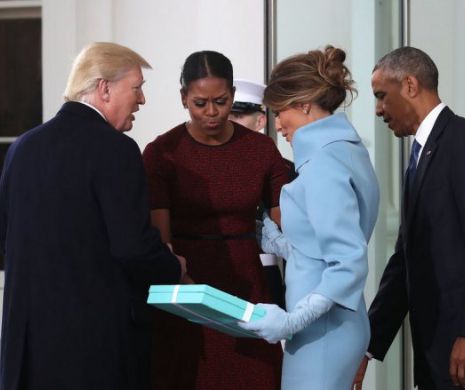 Michelle Obama a lămurit misterul grimasei la vederea cadoului oferit de Melania Trump. „Copiii noștri plecau plângând...”
