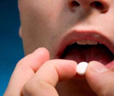 Primul tratament oral contra Covid ar putea ajunge în farmacie înainte de Crăciun
