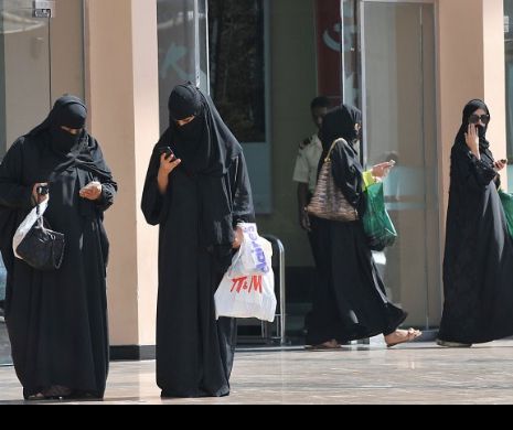 Pe drumul cel bun. FEMEILE saudite vor avea dreptul să studieze și să muncească, fără permisiunea BĂRBAȚILOR gardieni