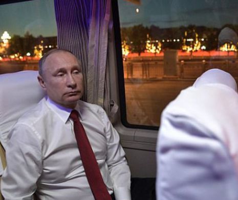 Putin s-a făcut de râs în China. Liderul rus a interpretat atât de prost niște cântece sovietice că audiența a încremenit de jenă