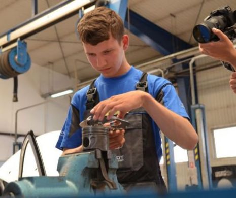 Școala profesională – primul pas în carieră. FordStore BDT susține viitorii mecanici auto prin organizarea “Concursului Național pe Meserii UCECOM 2017” (P)