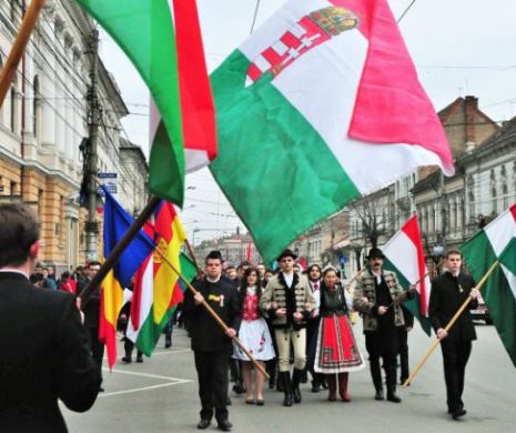 UDMR strânge semnături pentru ca drepturile maghiarilor să fie protejate de Bruxelles, nu de București