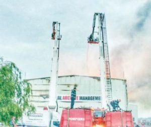 Un incendiu suspect a distrus o arhivă uriașă de documente bancare și cărți de muncă