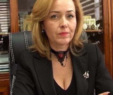 Un „procuror” din România o ATACĂ pe Carmen Dan: „E firesc ca duduia să nu ştie”