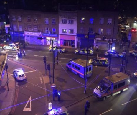 ATENTAT în Londra: O dubă a lovit mai mulți pietoni în fața unei moschei