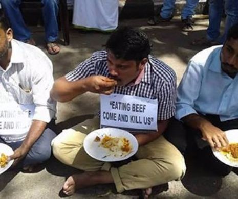 India:Bărbat linșat de o mulțime înfuriată pentru că ar fi transportat carne de vită