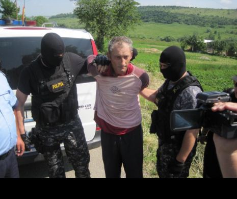 Măcel în Neamț: un bolnav psihic și-a ucis mama, pe un vecin și a înjunghiat un polițist
