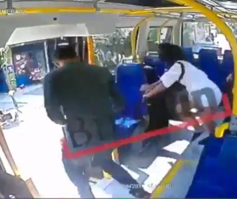 Momentul in care o femeie e batuta in autobuz de un barbat. Ce l-a deranjat pe agresor. VIDEO