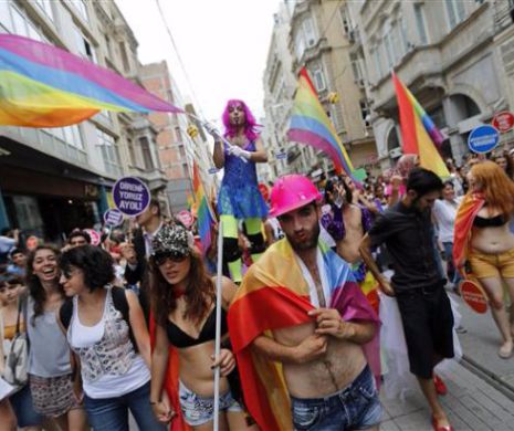 O grupare ultra-naționalistă amenință să folosească violența împotriva marșul LGBT Pride de la Istanbul