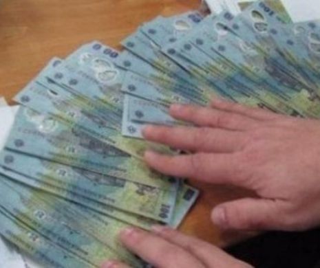 ROMÂNIA SE ÎMPRUMUTĂ MASIV. Finanțele vor să ia de la BĂNCI 5.000 de EURO în fiecare SECUNDĂ