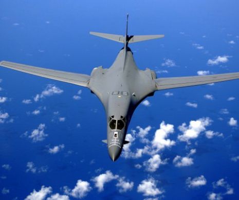 SUA a lansat două BOMBARDIERE B-1B în Coreea de Sud