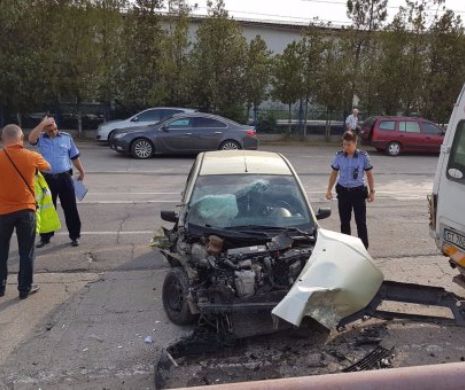Accident între un microbuz și un autoturism, cu două victime,  în fața Centralei Nucleare Cernavodă.
