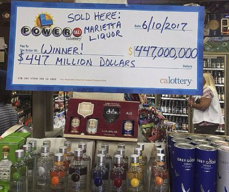 CÂȘTIGĂTORUL loteriei californiene a jackpot-ului de 447,8 milioane de dolari
a plecat acasă cu 279.1 milioane dolari
