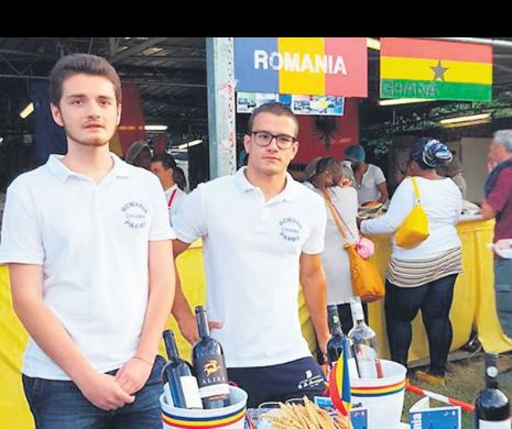 Doi tineri români au luat nota maximă la BAC-ul din Italia