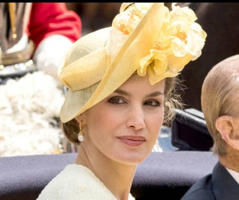 Frumoasa Letizia a impresionat prin eleganţă Casa Regală a Angliei - FOTO în articol