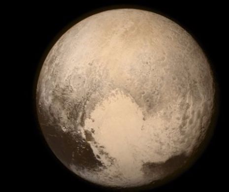 Imagini UNICE! Planeta Pluto are CER ALBASTRU și blocuri de GHEAȚĂ - VIDEO și FOTO