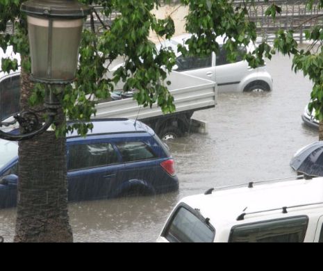 Inundații în Gorj: TÂRGU JIU SUB APE