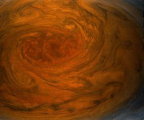 NASA a publicat imagini în premieră cu MAREA PATĂ ROŞIE de pe Jupiter