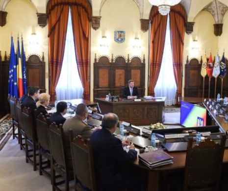 Preşedintele Iohannis, acuzat că se ţine departe de scandalul arhivei SIPA. „Trebuia discutată în CSAT”