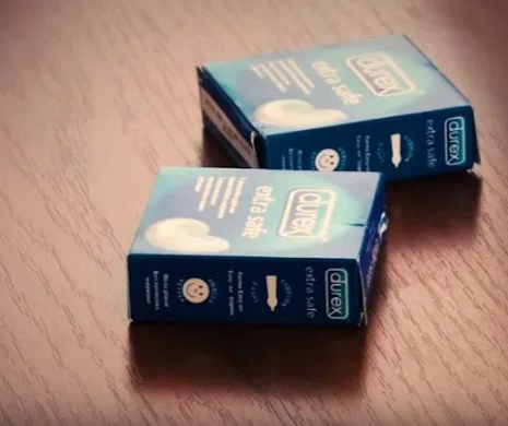 Prezervative găurite găsite în magazinele din Cluj