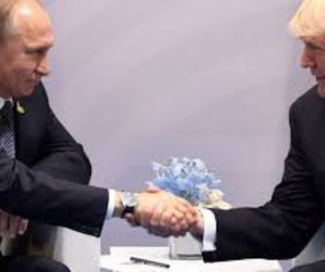 Vladimir Putin și Donald Trump au sfidat presa amuzându-se pe seama agitaţiei lor