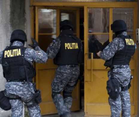 Zeci de INFRACTORI sunt căutați de polițiști. PERCHEZIȚII într-un mare oraș din România