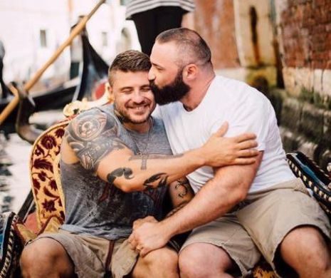 Doi BĂRBAŢI CELEBRI şi-au reînnoit jurămintele de iubire la Veneţia - Foto în articol