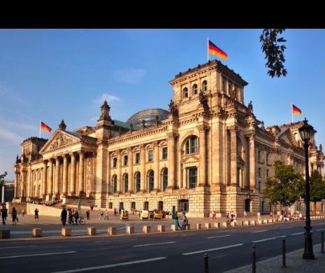 DOI  turiști CHINEZI, ARESTAȚI la BERLIN pentru un GEST NECUGETAT